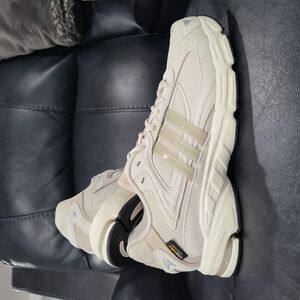 Adidas Response CL "Aluminium Wonder Beige"
